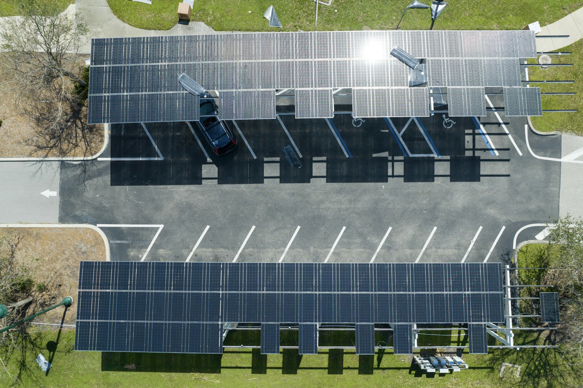 L’ombrière photovoltaïque : pour un parking vert et productif